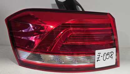 Žaromet zadnji levi VW Passat B8 Karavan