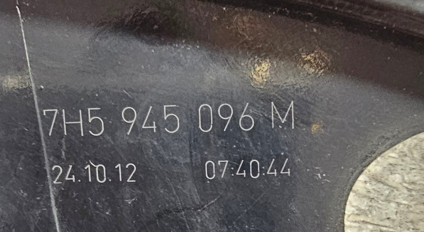 Žaromet zadnji desni VW T5