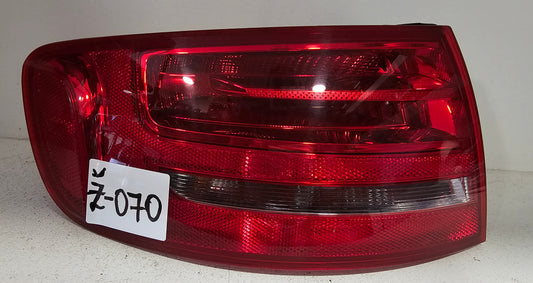Žaromet zadnji levi Audi A4 B8