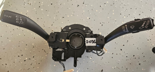 Obvolanska stikala- Audi A4 B8