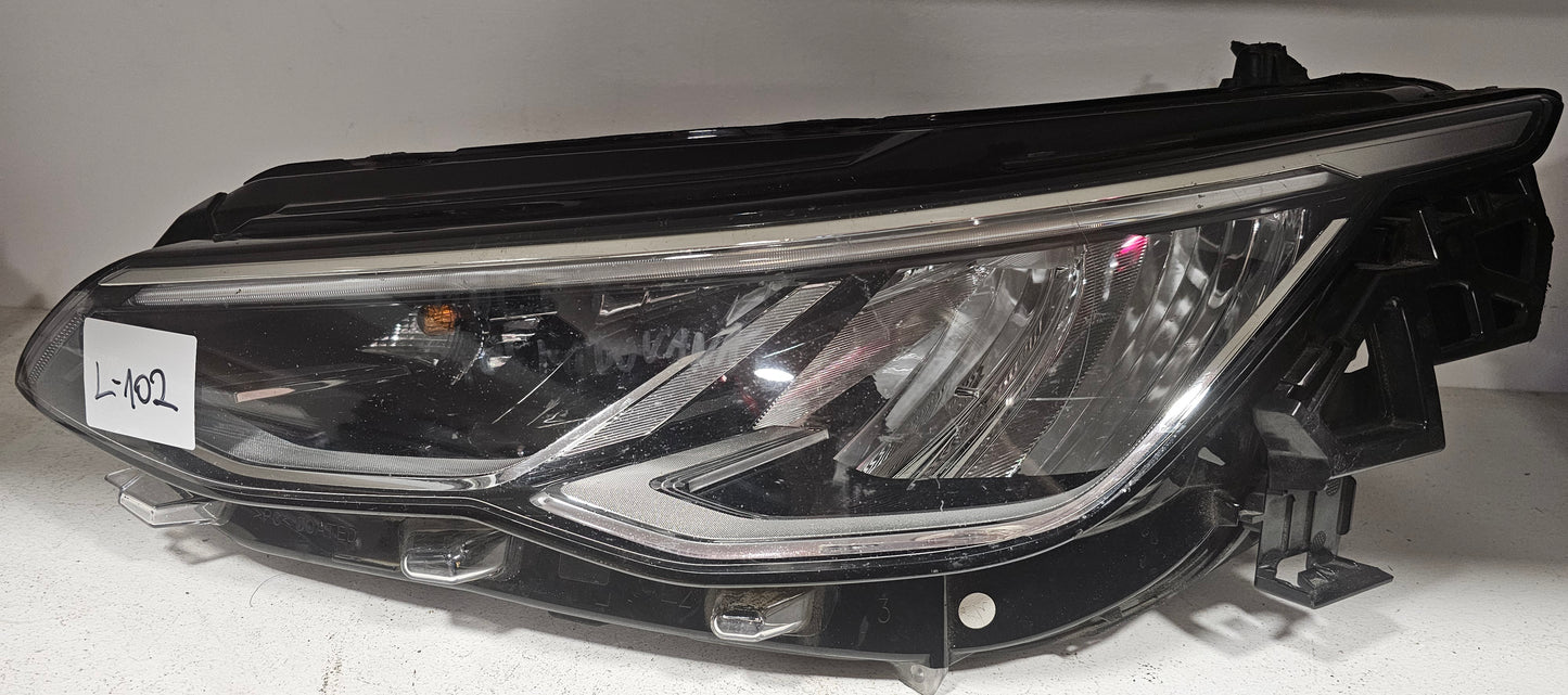 Žaromet sprednji levi-VW Golf 8