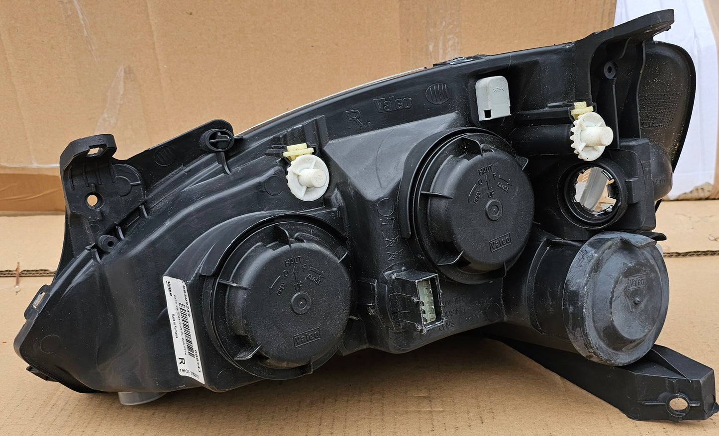 Žaromet sprednji desni-Opel Corsa (novo)