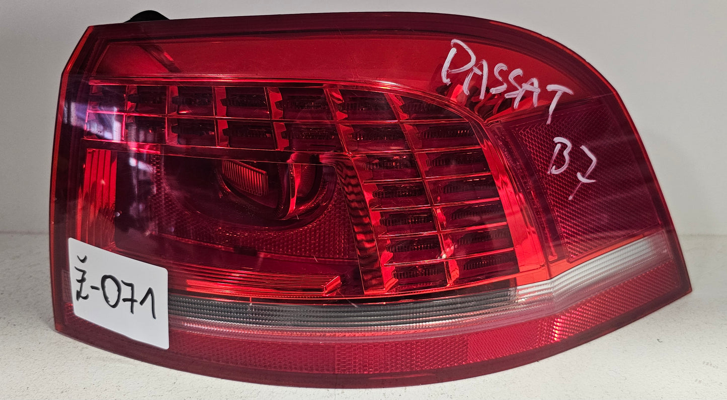 Žaromet zadnji desni VW Passat B7 Led