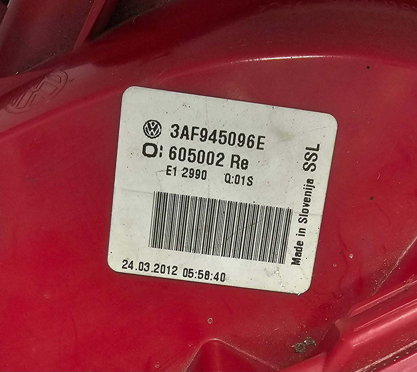 Žaromet zadnji desni VW Passat B7