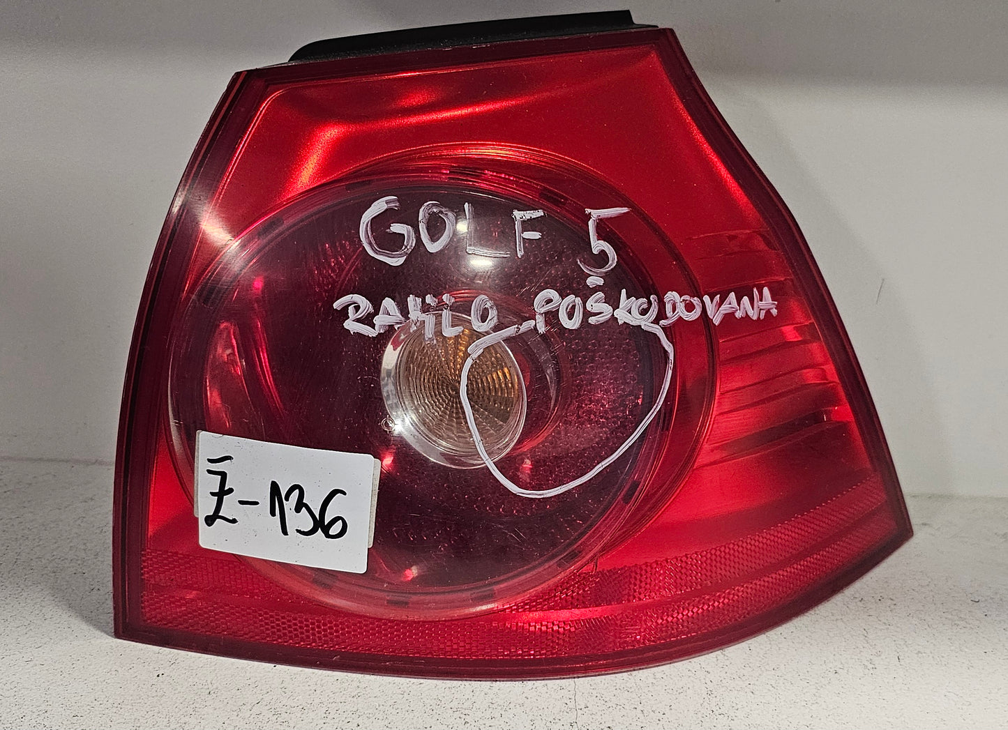 Žaromet zadnji desni VW Golf 5 (poškodovan)