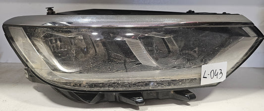 Žaromet sprednji desni-VW Passat B8