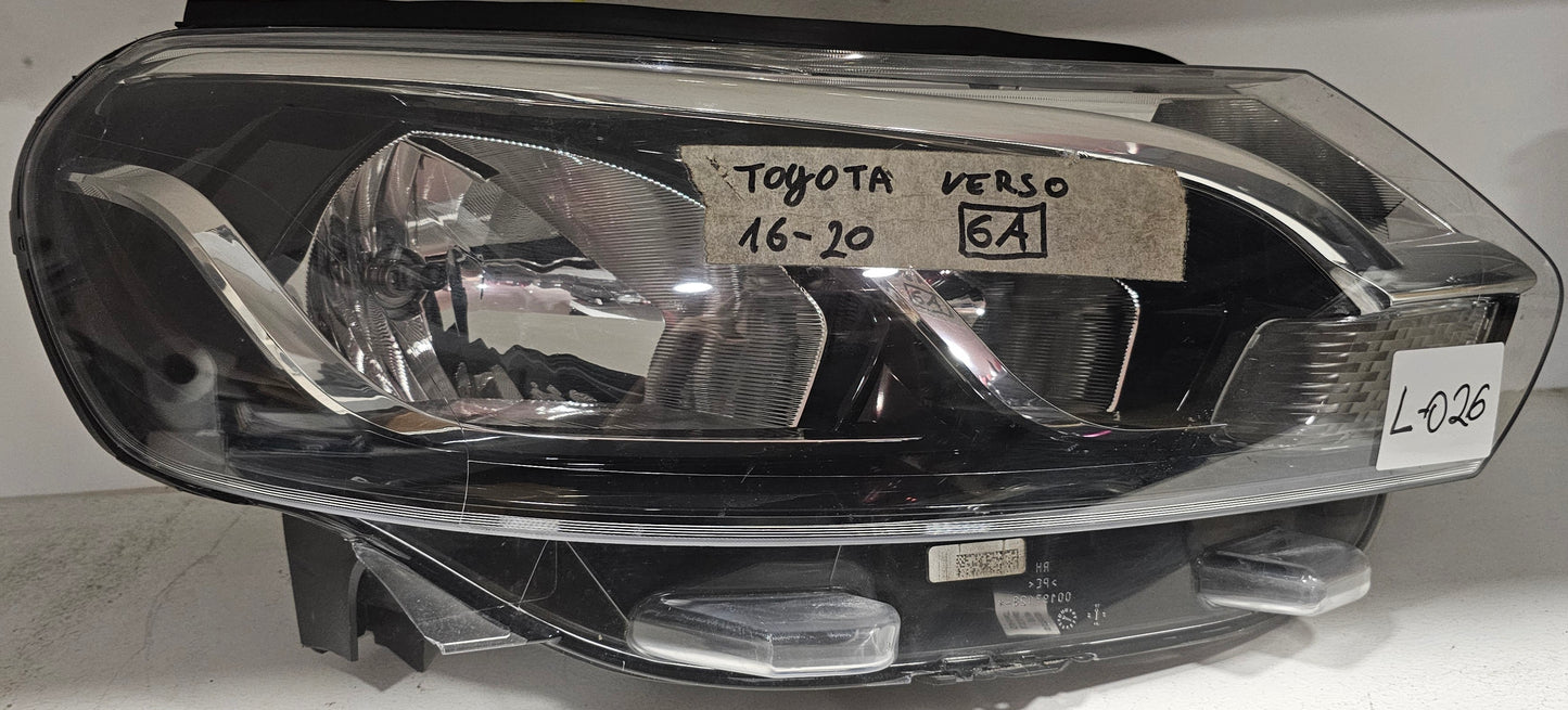 Žaromet sprednji desni-Toyota Verso