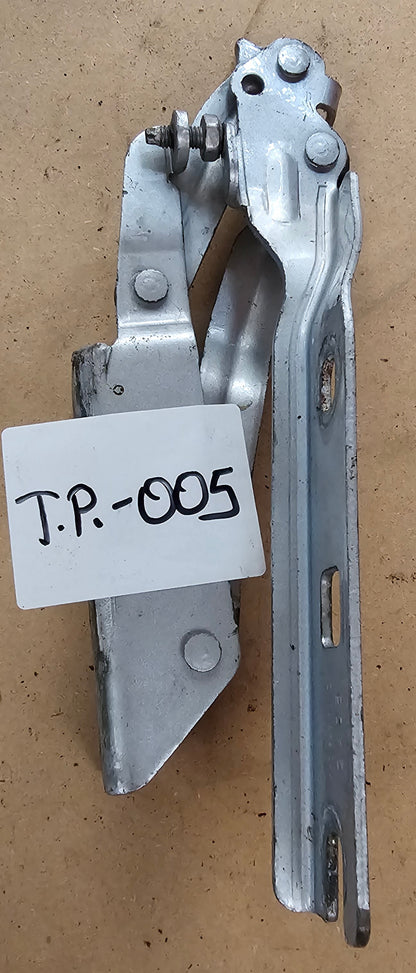 Tečaj pokrova motorja-VW Golf 5