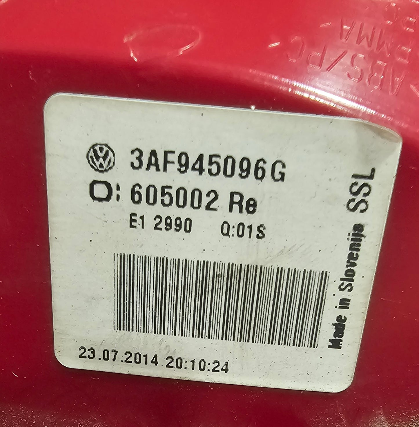 Žaromet zadnji desni VW Passat B7