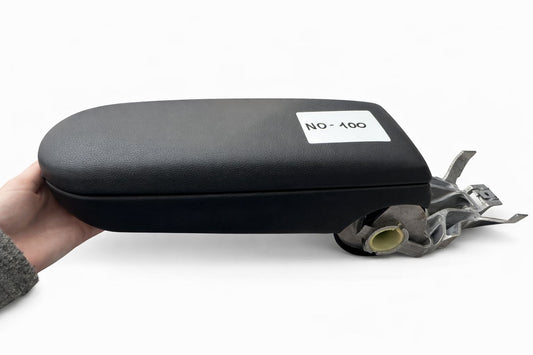 Naslon za roko z nosilcem vw golf 4