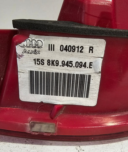 Žaromet zadnji desni Audi A4 B8 (poškodovan)
