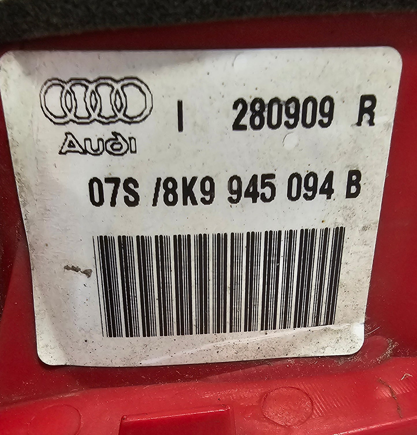 Žaromet zadnji desni Audi A4