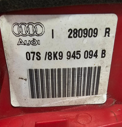Žaromet zadnji desni Audi A4
