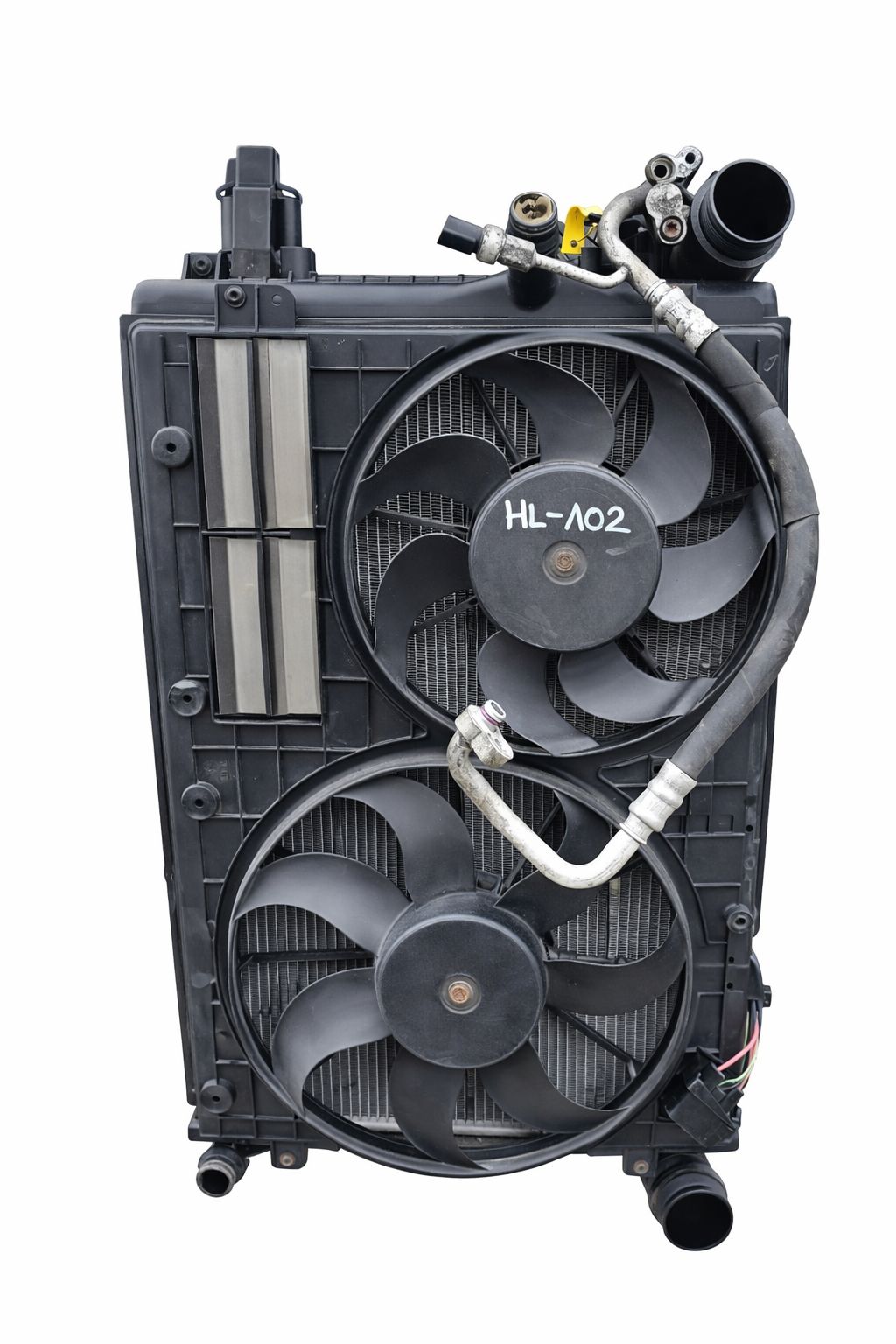 Hladilnik z ventilatorjem komplet - VW passat B7