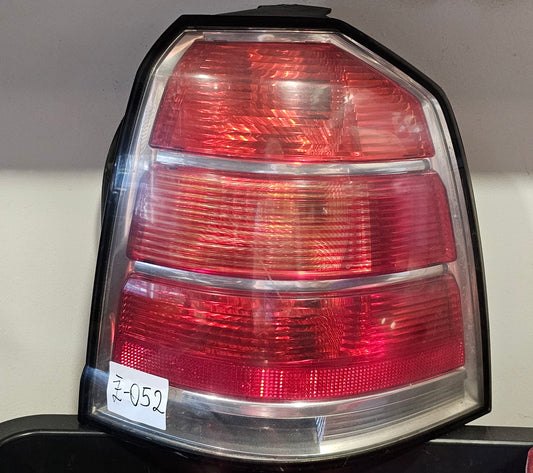 Žaromet zadnji desni Opel Zafira
