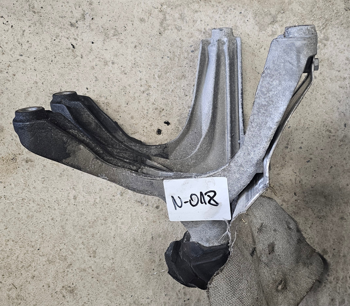 Nosilec motorja-VW,SEAT,ŠKODA,AUDI