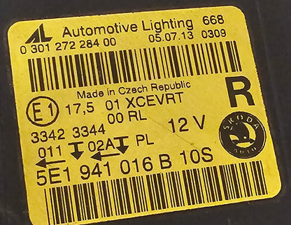 Žaromet sprednji desni-Škoda Octavia III