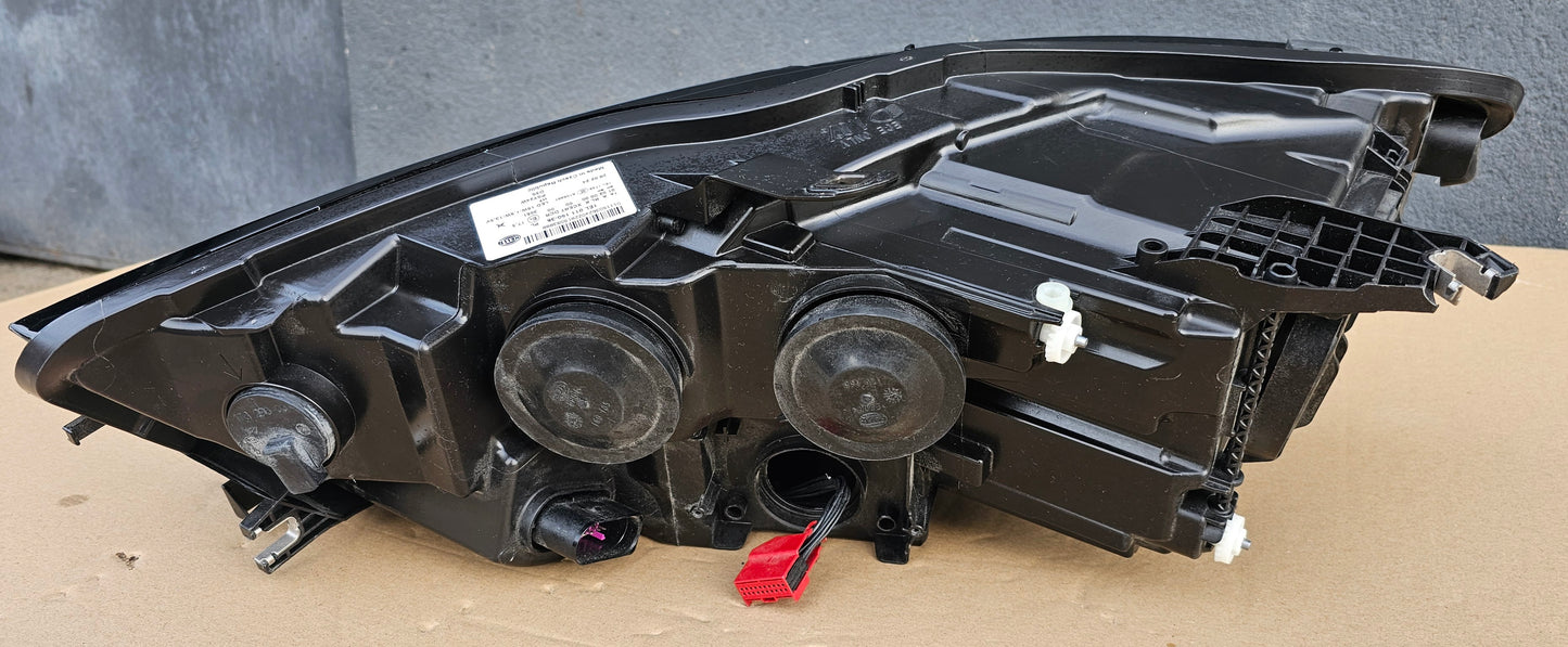 Žaromet sprednji desni- Audi A6,C7 (11-14)