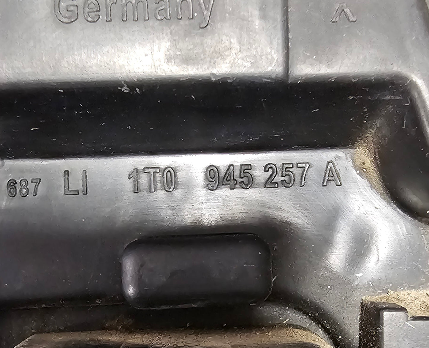 Žaromet zadnji levi VW Touran (poškodovan)