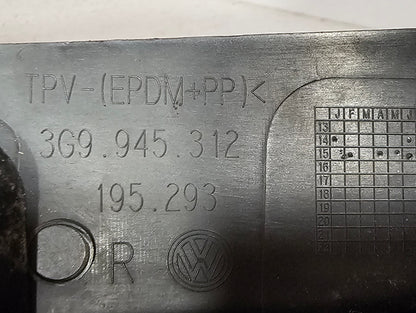 Žaromet zadnji desni VW Passat B8