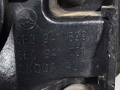 Meglenka sprednja-Škoda Octavia III Lift