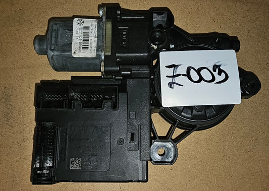 Motorček stekla-VW Passat CC