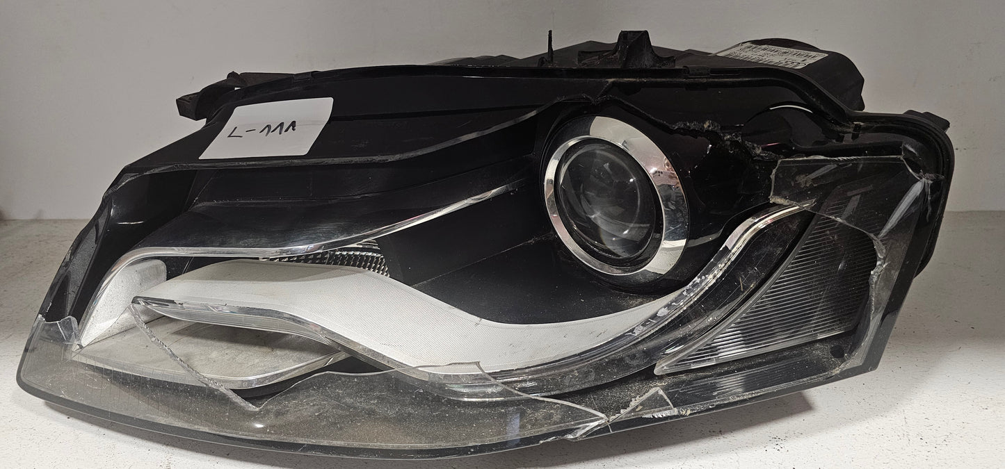 Žaromet sprednji levi-Audi A4 B8 (poškodovano)