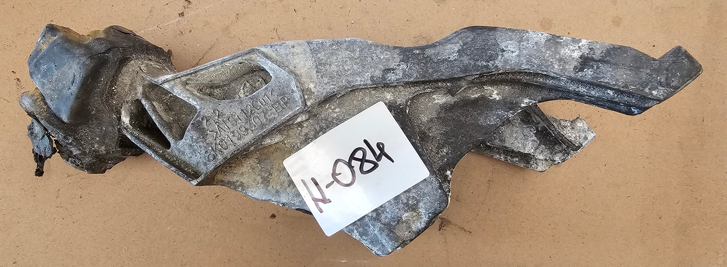 Nosilec motorja-Audi