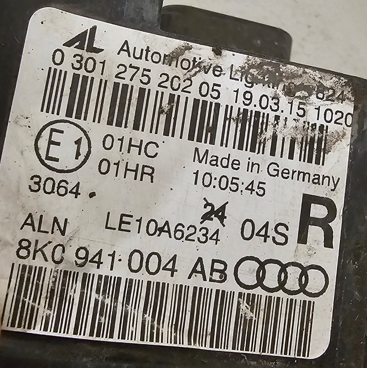 Žaromet sprednji desni-Audi A4 B8