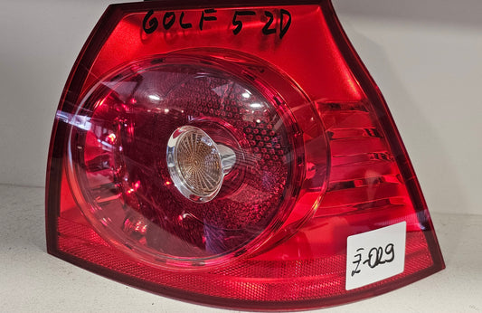 Žaromet zadnji desni VW Golf 5