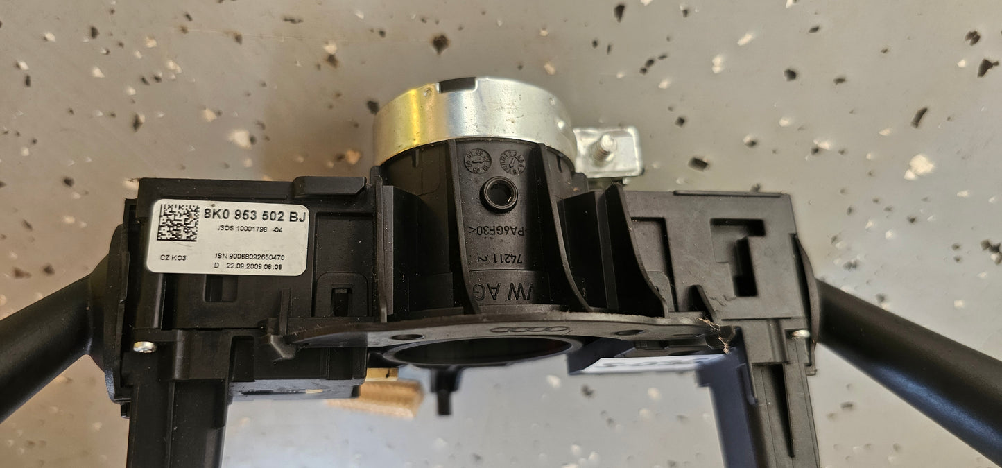 Obvolanska stikala- Audi A4 B8