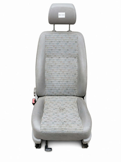 Sedez spredaj levo - VW Touran 5