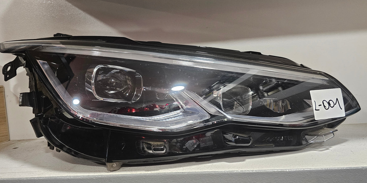 Žaromet sprednji desni-VW Golf 8