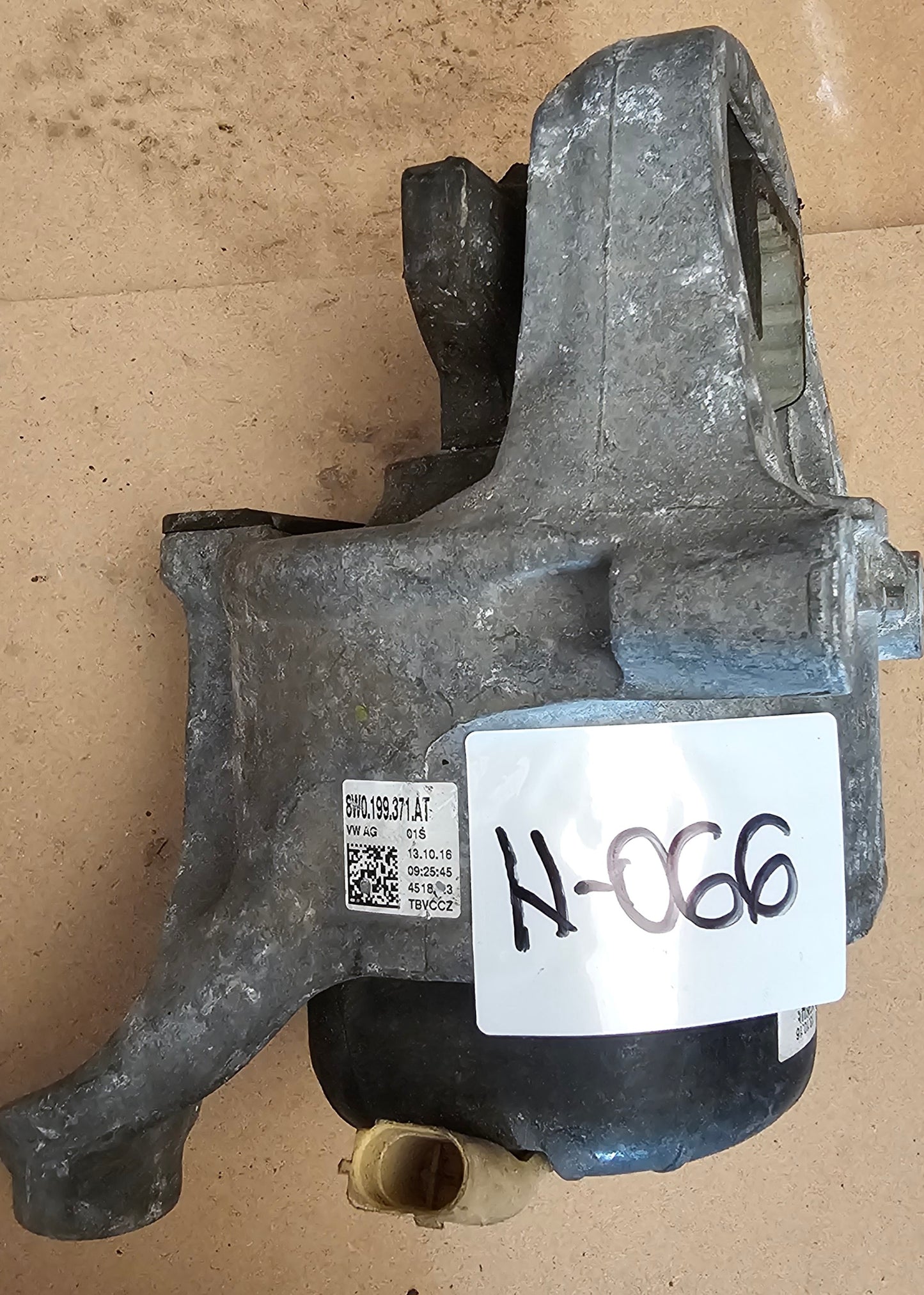 Nosilec motorja-Audi