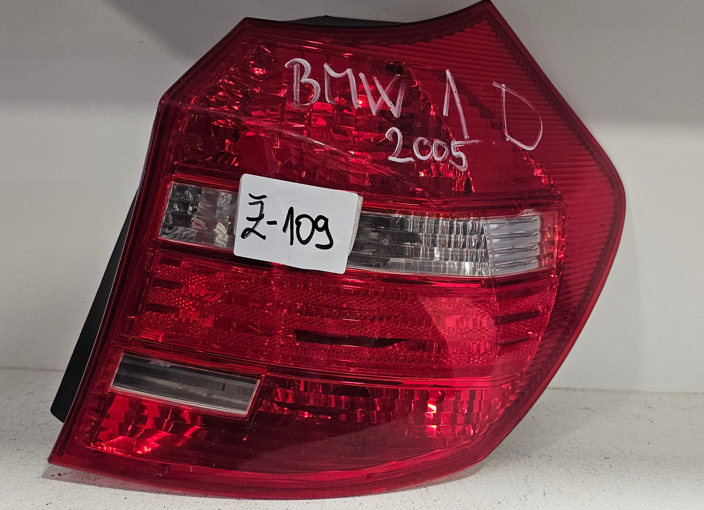 Žaromet zadnji desni BMW 1 (poškodovan)