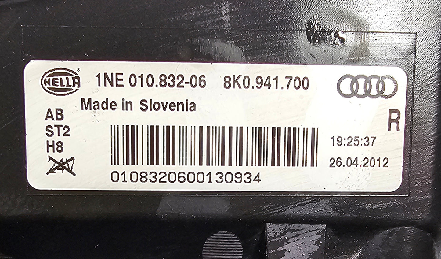 Meglenka sprednja desna-Audi A4 B8