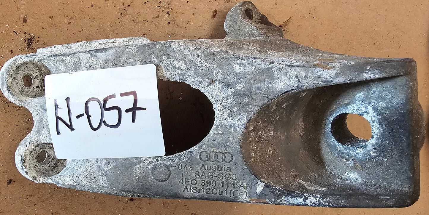 Nosilec motorja-Audi